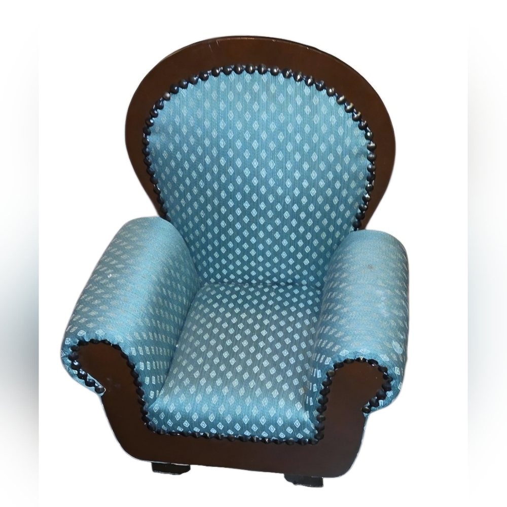 Vintage Prop Infant Toy Doll Photo Prop Blur Chair Very Well made
